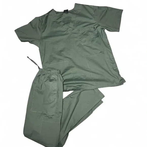 Green Scrub Set - Picture 1 of 4